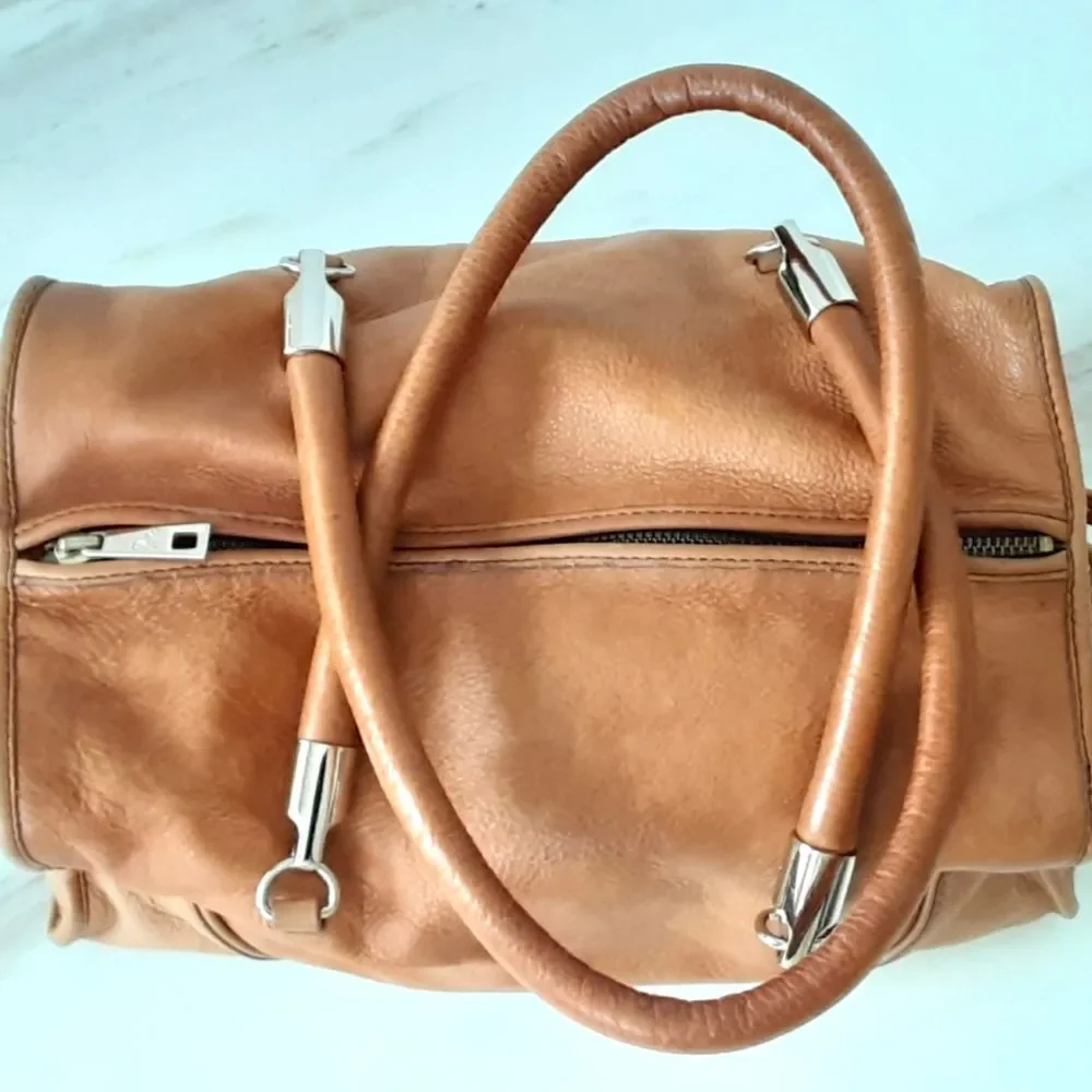 Tre Vero Pebble Caramel Leather Double Handle Cinch Gold Accent Handbag